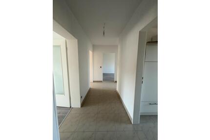 Attraktive 3-Zimmer-Eigentumswohnung (ca. 75m²) mit Balkon - Hemmingen