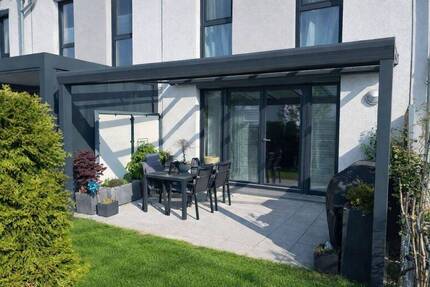 Hochwertiges Schultheiss-Reihenhaus in Schwabach - 5 Zimmer, Dachterrasse, Garten & Carport