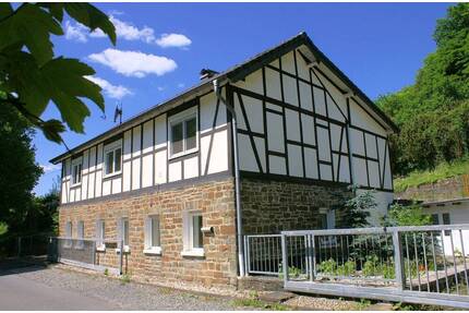 Geräumiges Wohnhaus Nähe Ruppichteroth-Schönenberg