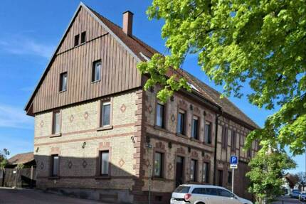 Kieselbronn- Freist. Mehrfamilienhaus mit Nebengebäuden bietet viele Wohnideen!!