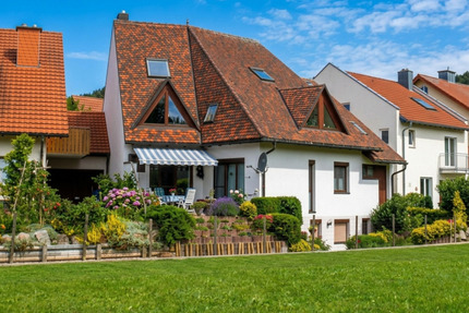 Barrierefreies Wohnjuwel: 110 qm Grossz. Whg. mit Wintergarten - Buchenbach