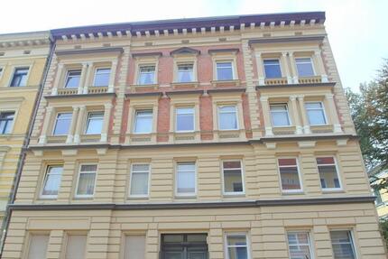 Ab Juni 2026: Kleine Singlewohnung mit Balkon (Hofseite), separater Küche, Laminatboden & Badewanne - Magdeburg Leipziger Straße