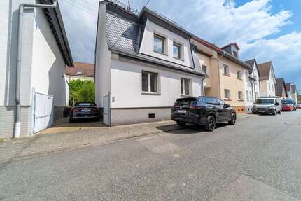 Haus zum Kaufen in Frankfurt am Main 549.000,00 € 121.21 m²
