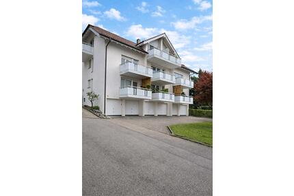 Modern renovierte Wohnung (2022) mit traumhafter Aussicht - Lottstetten