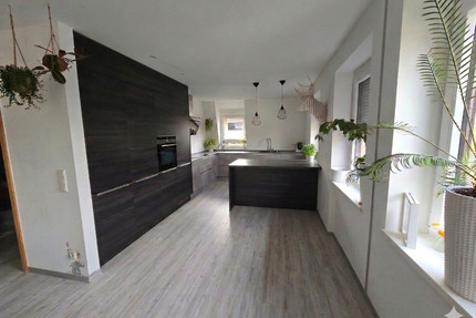 Exklusive Etagenwohnung (210 m²) mit DG-Studio zu vermieten - Schweinfurt Gartenstadt