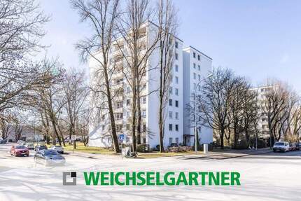Vermietete 3-Zimmer-Eigentumswohnung mit schönem Balkon und TG-Einzelstellplatz - München Bogenhausen