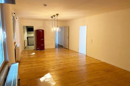 Großzügige 4-ZKB Wohnung (ca. 115 m²) mit Terrasse, EBK & Stellpl - Merzig