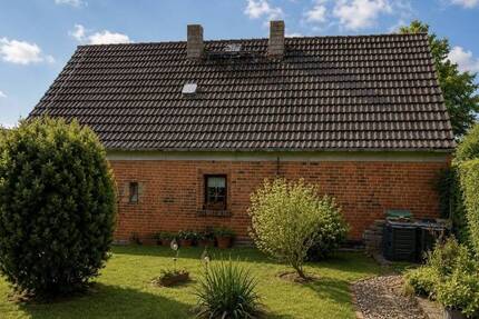 Sanierungsbedürftiges Einfamilienhaus mit kleinem Gartengrundstück - Allstedt Liedersdorf