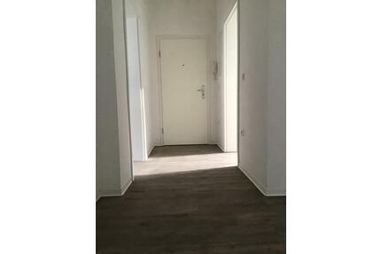 Frisch modernisiert: 3-Zimmer-Wohnung mit Loggia in Stadtlage! - Essen Huttrop