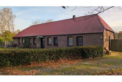 Charmantes Bauernhaus mit viel Potenzial und großem Grundstück in Zetel