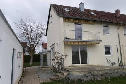 DHH mit großem Grundstück in SR-Süd - Straubing