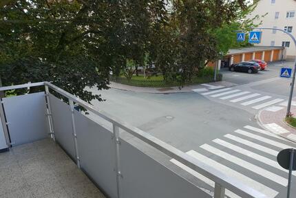 Helle freundliche 3 Zimmer Wohnung mit Tiefgaragenstellplatz - Feucht