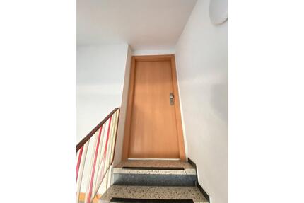 2 Zimmer Dachgeschosswohnung - 950,00&nbsp;EUR Kaltmiete, ca.&nbsp; 72,00&nbsp;m&sup2; in Rauenberg (PLZ: 69231)