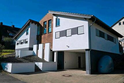 Moderne Architektur trifft Nachhaltigkeit - Hochwertiges MFH - Höxter