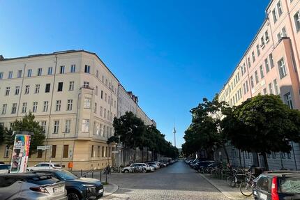 XOX Mitte | Arkonakiez – Stilvoller Altbau mit Balkon in Bestlage - Berlin