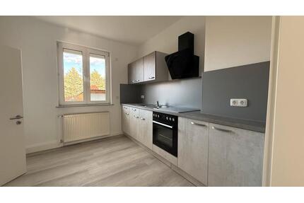 Moderne lichtdurchflutet 2 Zimmerwohnung mit Küche & Garten - Sömmerda