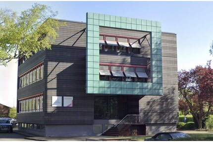 Helle Büroetage in Bahnhofsnähe inkl. Außenstellplätze - Ahrensburg