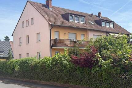 3-Zimmer-Wohnung im DG eines 6-Parteienhauses (OHNE BALKON !) - Baiersdorf