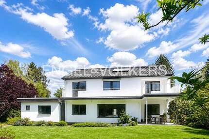 Haus zum Kaufen in Berlin-Zehlendorf 1.590.000,00 € 224 m²