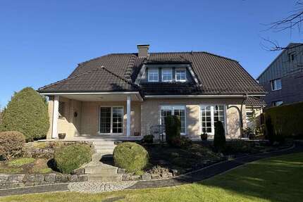 Haus zum Kaufen in Barntrup 348.000,00 € 191 m²