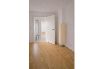 Altbau-Zimmer in Flensburg – ruhige Zweck-WG (4. Stock)