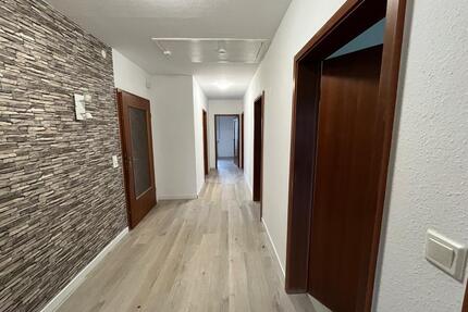 Renoviert & Modernisiert 85 m² 4 Zimmer, EBK, Garten & Außenkamin - Porta Westfalica