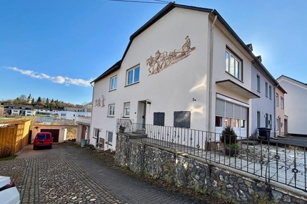 Einfamilienhaus mit Balkon und Weitblick - Hetzerath