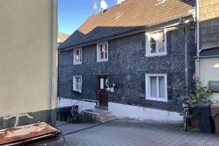 Haus zum Kaufen in Wipperfürth 70.000,00 € 97 m²
