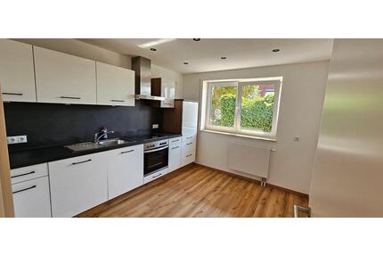 vermietet, renoviert 2-Zi Eigentumswohnung, Garten, 2 Stellpätze - Bad Neustadt an der Saale