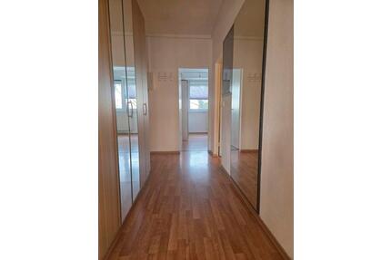 Schicke 2 ZKB 575 € warm Balkon, EBK, teilmöbeliert Nähe City - Halle (Saale) Halle-Neustadt