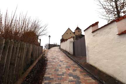 Haus zum Kaufen in Pappenheim 140.000,00 € 300 m²