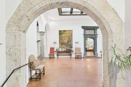 Wohnung zum Kaufen in Neu-Ulm 980.000,00 € 335.2 m²