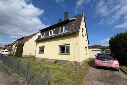 Großzügiges Einfamilienhaus mit Garten und Garage in gepflegter Siedlung - Dörentrup Humfeld