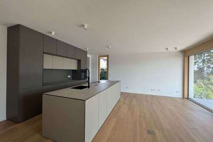 Wohnung zum Mieten in Esslingen am Neckar 2.440,00 € 120.87 m²