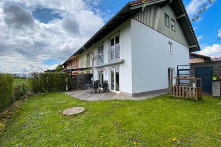 **NEU** Großzügiges Reiheneckhaus inPlattling