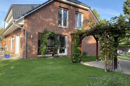 Haus zum Kaufen in Hohen Neuendorf 1.130.000,00 € 291 m²