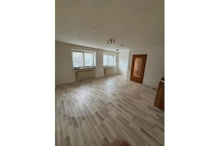 Gepflegte Wohnung mit Einbauküche und großzügigem Wohnbereich - Elmshorn