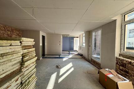 Erstbezug nach Sanierung! - 900,00&nbsp;EUR Kaltmiete, ca.&nbsp; 90,00&nbsp;m&sup2; in Waldfischbach-Burgalben (PLZ: 67714)