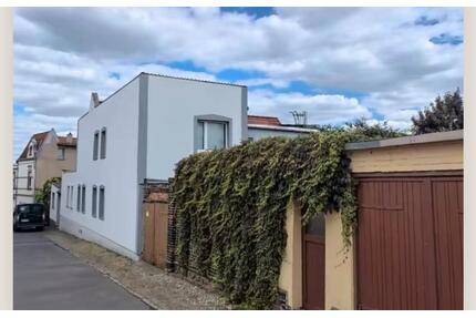 Von Privat Mehrfamilienhaus zu verkaufen - Magdeburg Beyendorf-Sohlen