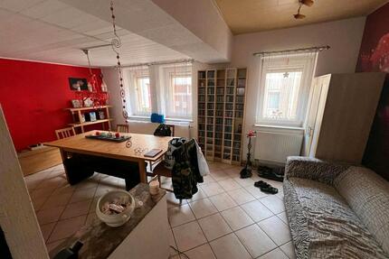 Einfamilienhaus 120 qm, mit Innenhof und Scheunen, ohne Garten - Grafschaft