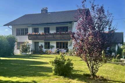 Haus zum Kaufen in Teisendorf 965.000,00 € 209 m²