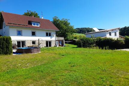 EinZweifamilienhaus 255 qm Wohnfläche1705 qm Grundstück - Waldkirchen