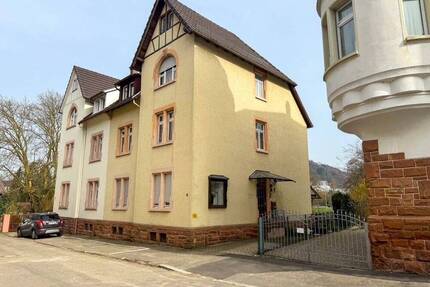 Älteres Ein-bis Zweifamilienhaus mit herrlichem Garten direkt an der Schutter in Zentrumsnähe! - Lahr/Schwarzwald