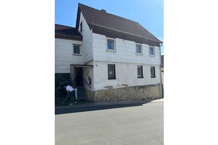 Familienhaus - 35.000,00&nbsp;EUR Kaufpreis, ca.&nbsp; 120,00&nbsp;m&sup2; in Meiningen (PLZ: 98617)