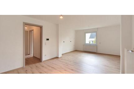 Hochwertige kernsanierte 2 Zimmer EG WG 88 m² Terasse - Wickede (Ruhr)