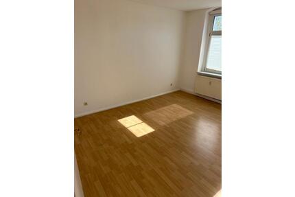 2 Raum Wohnung, 40qm, Balkon, Garten, kostenloser Parkplatz - Waldheim