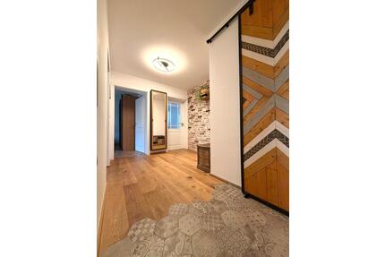 Sanierte 2-Zimmer-Wohnung mit Stellplatz - provisionsfrei! - München Bogenhausen