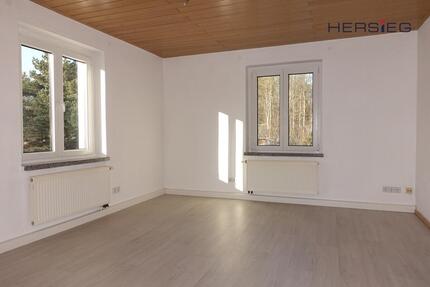 HELLE 3-ZIMMER-WOHNUNG - 428,00&nbsp;EUR Kaltmiete, ca.&nbsp; 90,00&nbsp;m&sup2; in Crottendorf (PLZ: 09474)