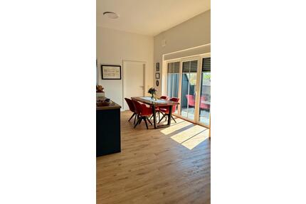 Neubauwohnung 100 m² | 4 ZKB | Loggia | Klima | Stellplatz - Moormerland