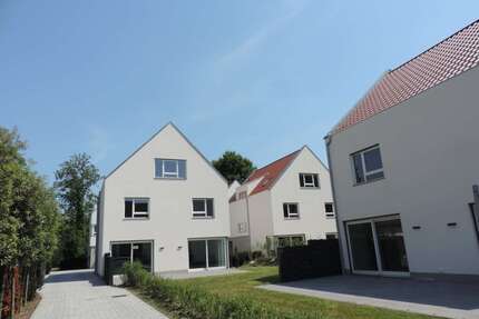 Haus zum Mieten in Niederdorfelden 3.100,00 € 210 m²